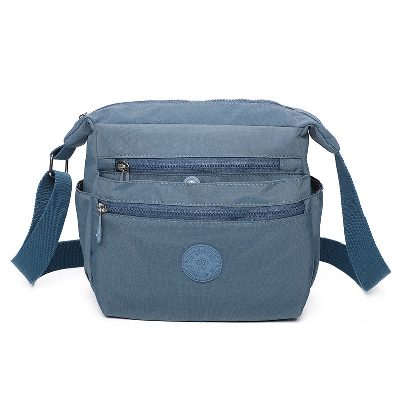 Medium light weight crossbody bag - Blue